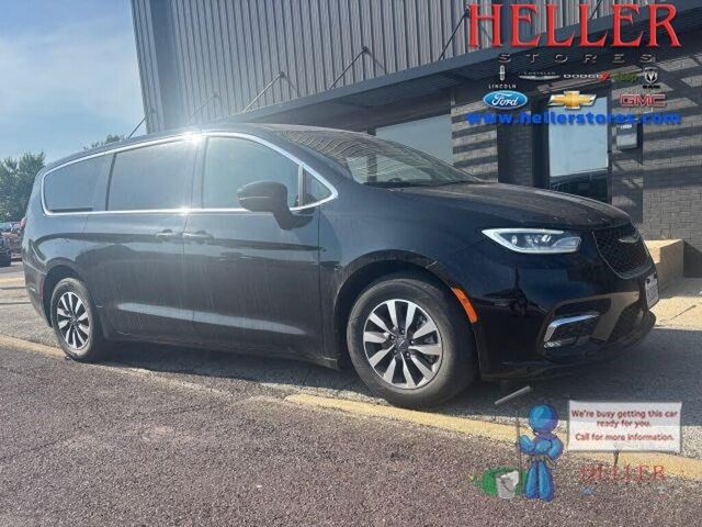 2024 Chrysler Pacifica Plug-In Hybrid Select
