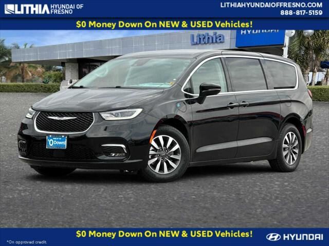 2024 Chrysler Pacifica Plug-In Hybrid Select