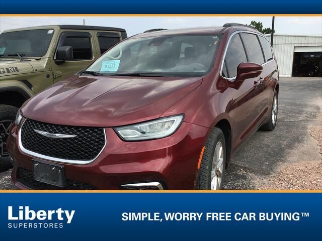 2022 Chrysler Pacifica Touring L — photo 1 of 48
