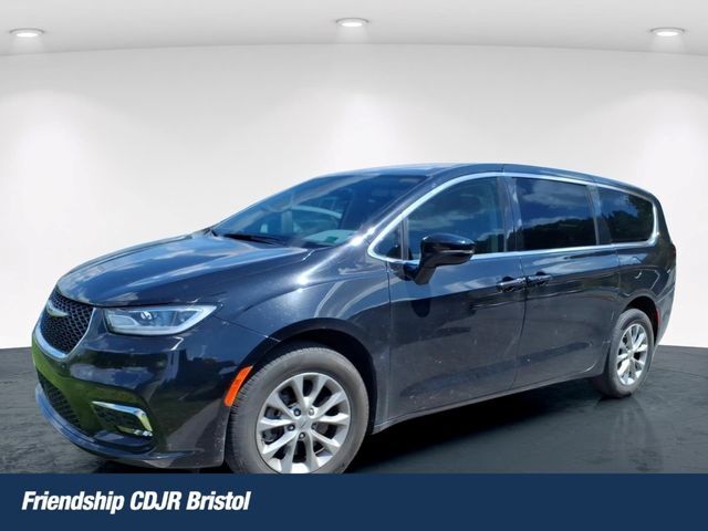 2024 Chrysler Pacifica Touring L — photo 1 of 1