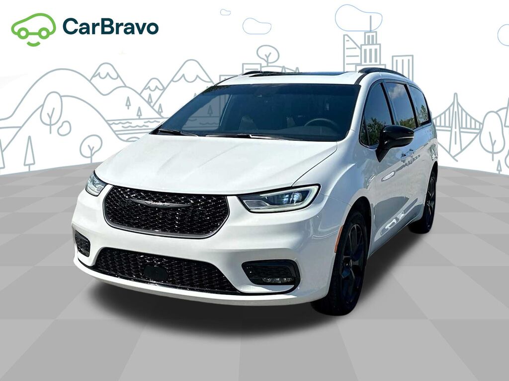 2023 Chrysler Pacifica Limited AWD — photo 1 of 6