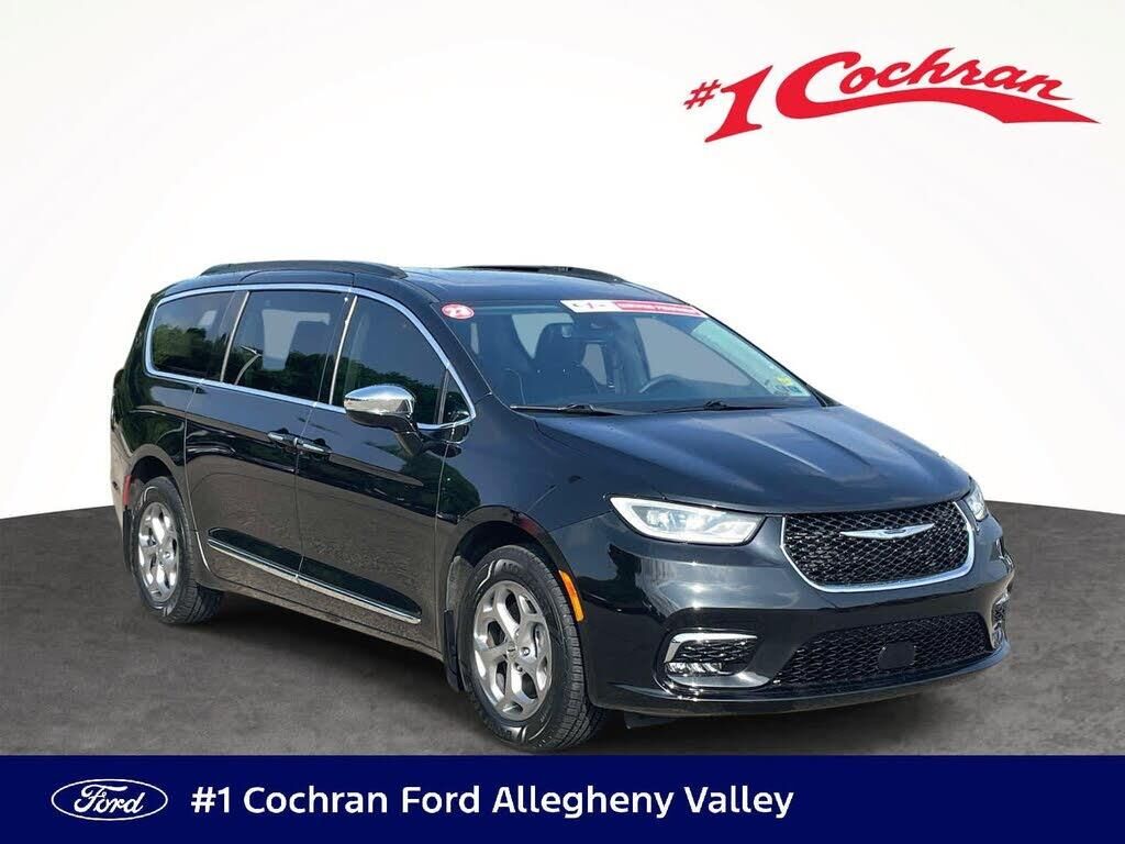 2023 Chrysler Pacifica Limited — photo 1 of 1