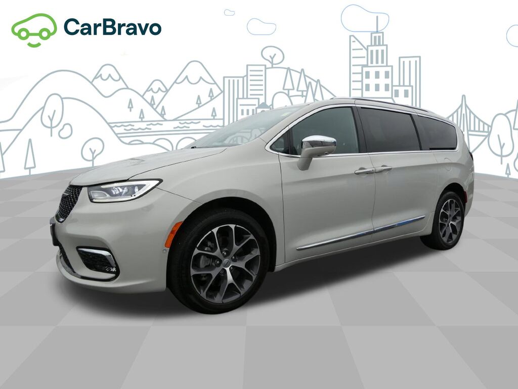 2021 Chrysler Pacifica Limited AWD — photo 1 of 7