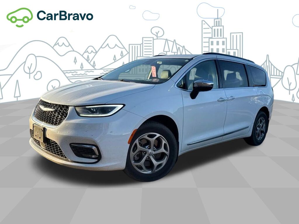 2023 Chrysler Pacifica Limited AWD — photo 1 of 6