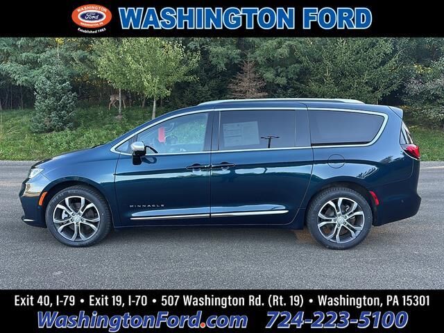 2025 Chrysler Pacifica Pinnacle