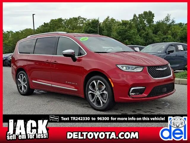 2026 Chrysler Pacifica Pinnacle — photo 1 of 26
