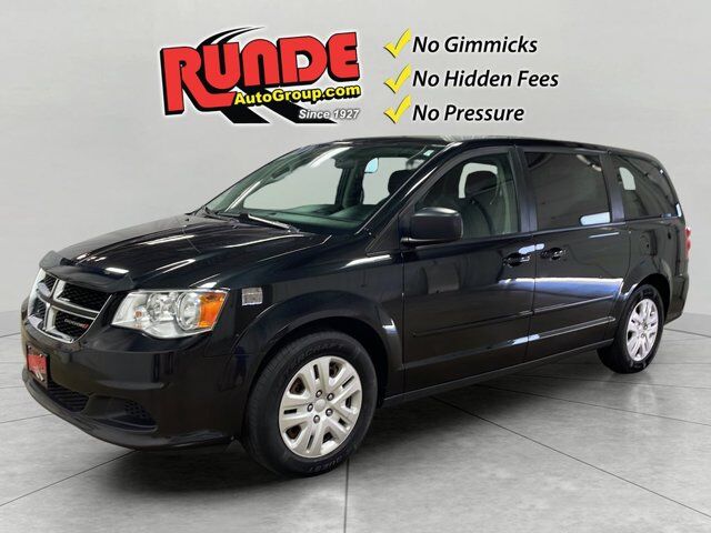 2017 Dodge Grand Caravan SE — photo 1 of 12