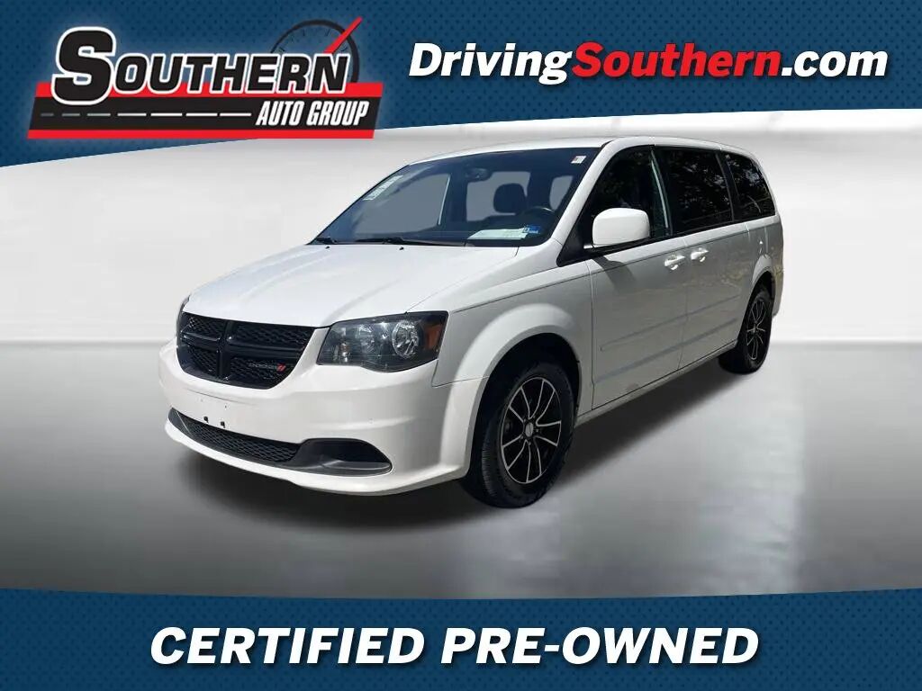 2017 Dodge Grand Caravan SE — photo 1 of 13