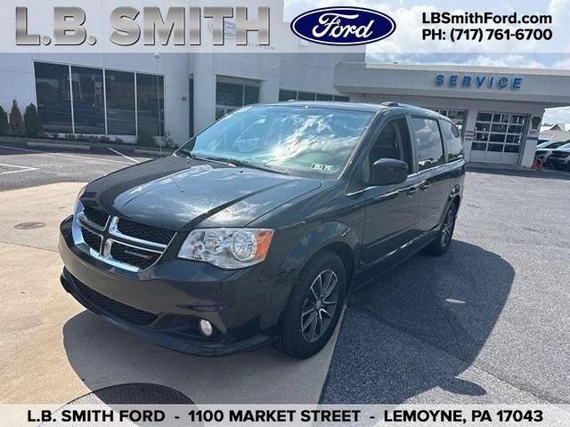 2017 Dodge Grand Caravan SXT — photo 1 of 13