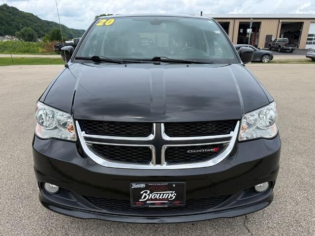 2020 Dodge Grand Caravan SXT — photo 1 of 24