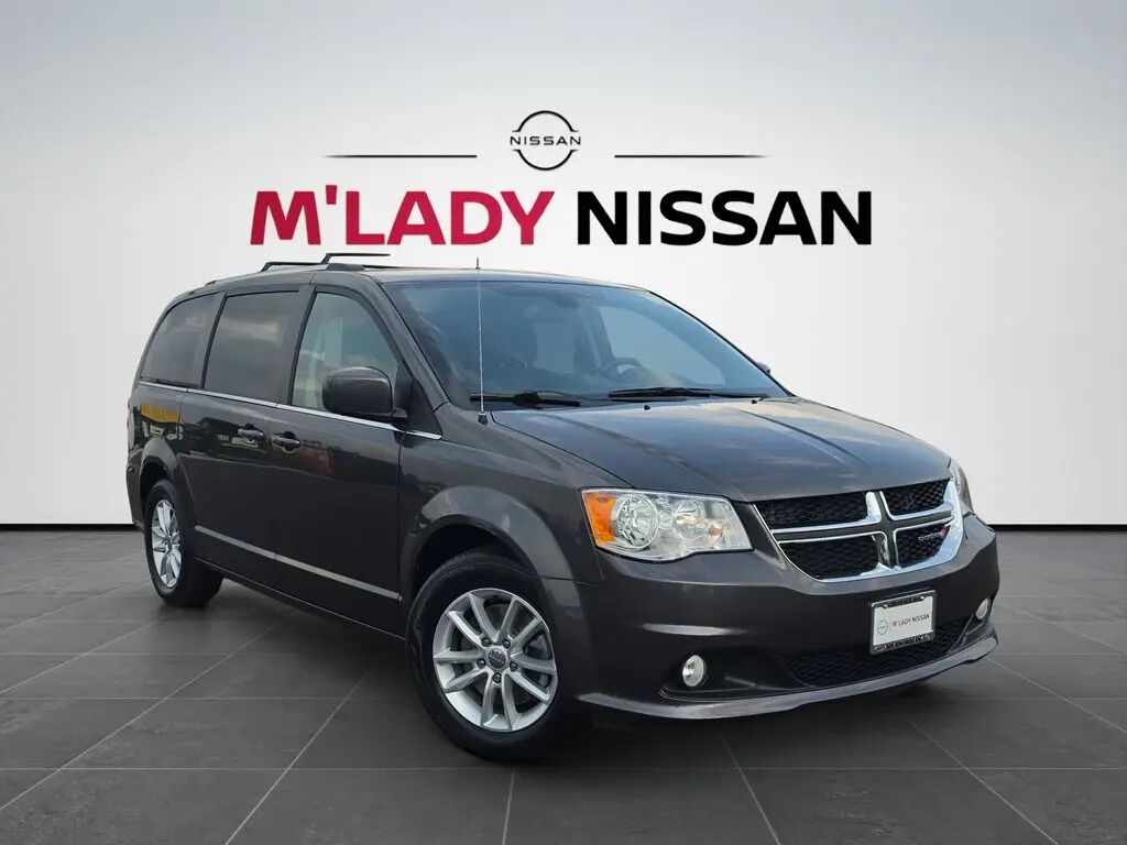 2020 Dodge Grand Caravan SXT — photo 1 of 13