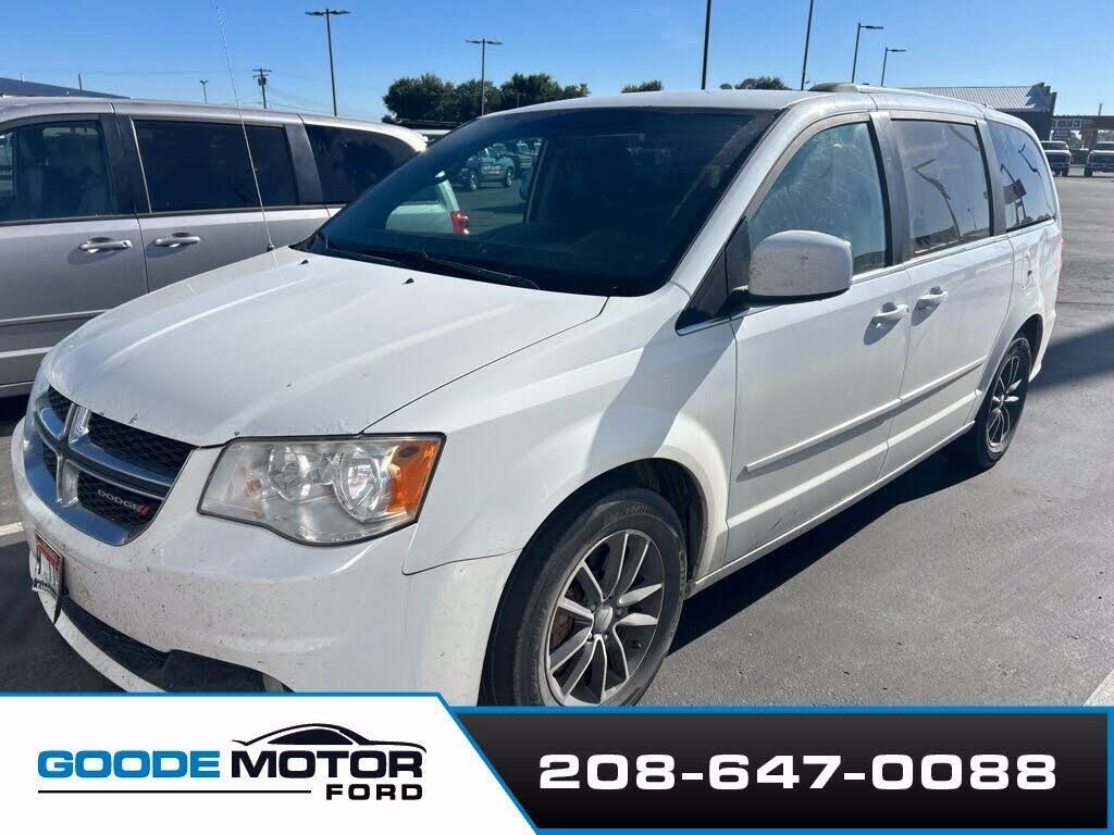 2017 Dodge Grand Caravan SXT — photo 1 of 1
