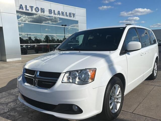 2020 Dodge Grand Caravan SXT — photo 1 of 12