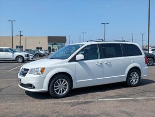 2019 Dodge Grand Caravan SXT — photo 1 of 13