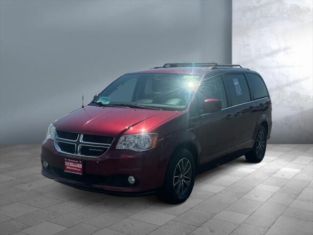 2017 Dodge Grand Caravan SXT — photo 1 of 30