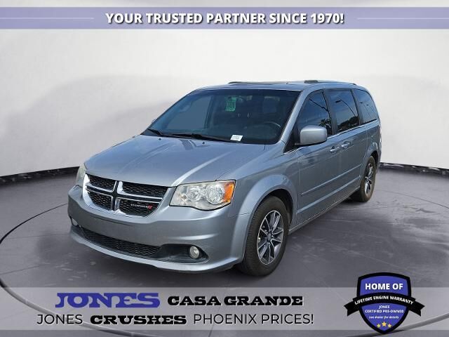 2017 Dodge Grand Caravan SXT — photo 1 of 39