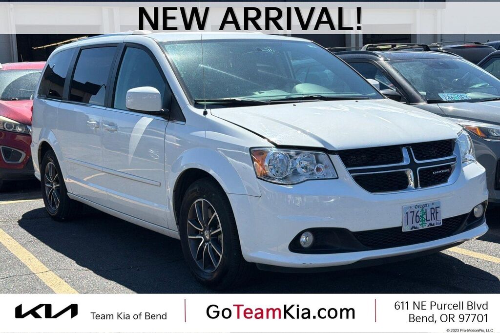 2017 Dodge Grand Caravan SXT — photo 1 of 3