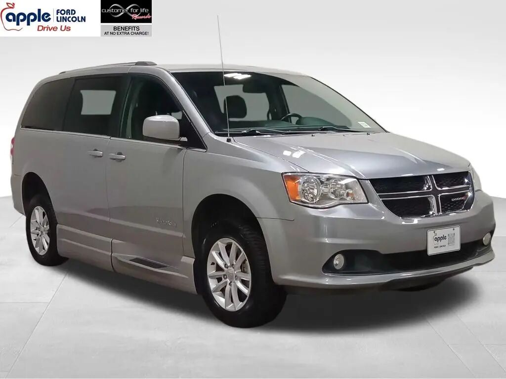 2018 Dodge Grand Caravan SXT — photo 1 of 13