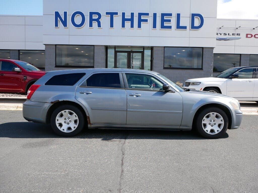 2006 Dodge Magnum SXT — photo 1 of 1