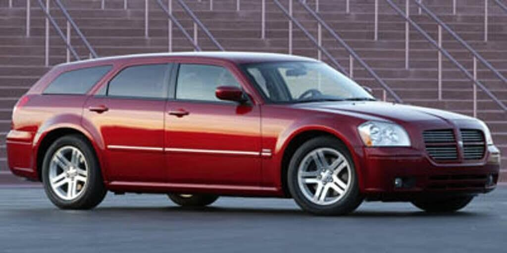 2005 Dodge Magnum SE — photo 1 of 1