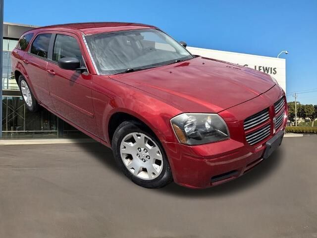 2005 Dodge Magnum SE