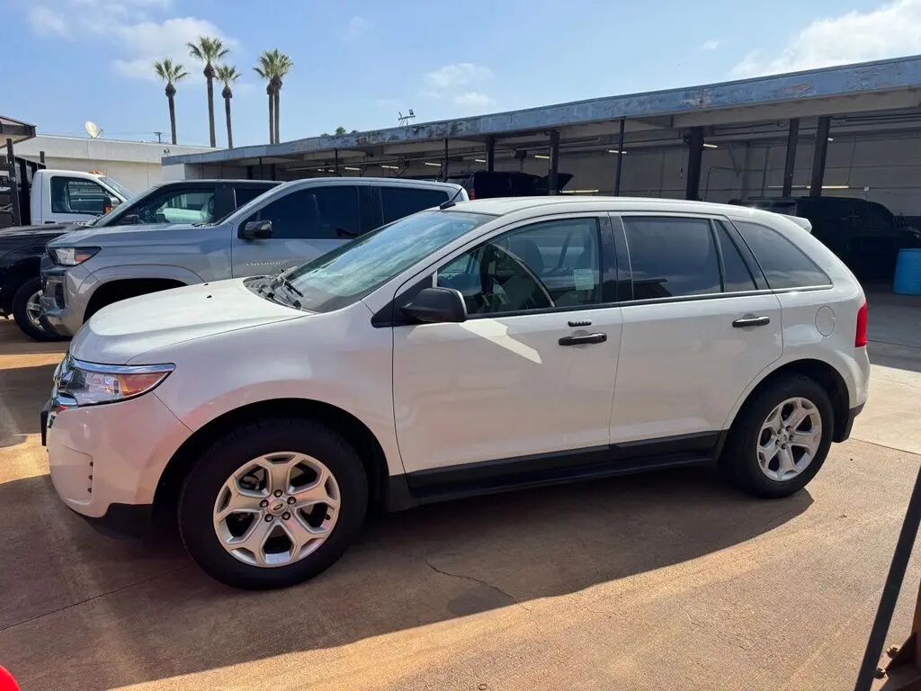 2013 Ford Edge SE — photo 1 of 17