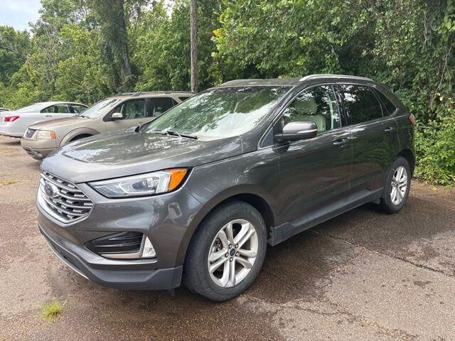 2019 Ford Edge SEL — photo 1 of 2