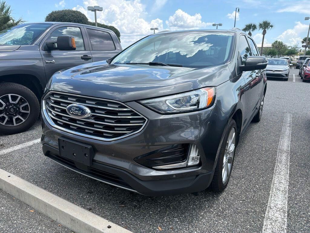 2020 Ford Edge Titanium — photo 1 of 26