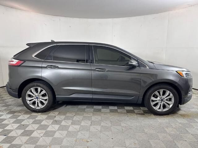 2019 Ford Edge Titanium — photo 1 of 26