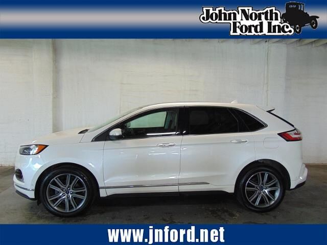 2019 Ford Edge Titanium — photo 1 of 26