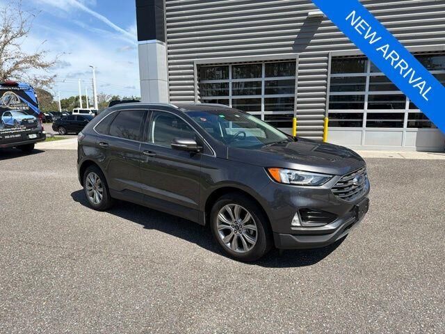 2019 Ford Edge Titanium — photo 1 of 26