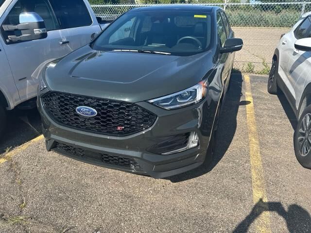 2024 Ford Edge ST — photo 1 of 26