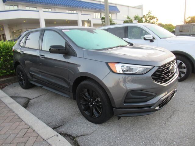 2022 Ford Edge SE — photo 1 of 4