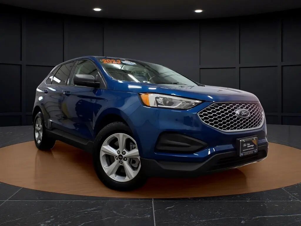 2023 Ford Edge SE — photo 1 of 25