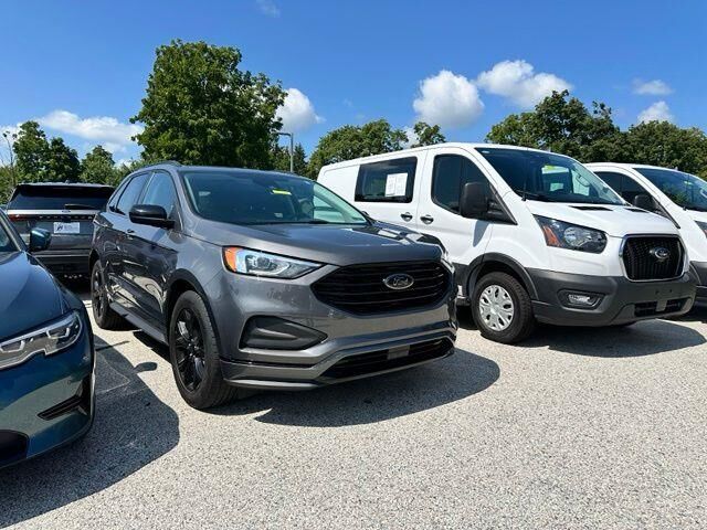 2022 Ford Edge SE — photo 1 of 3