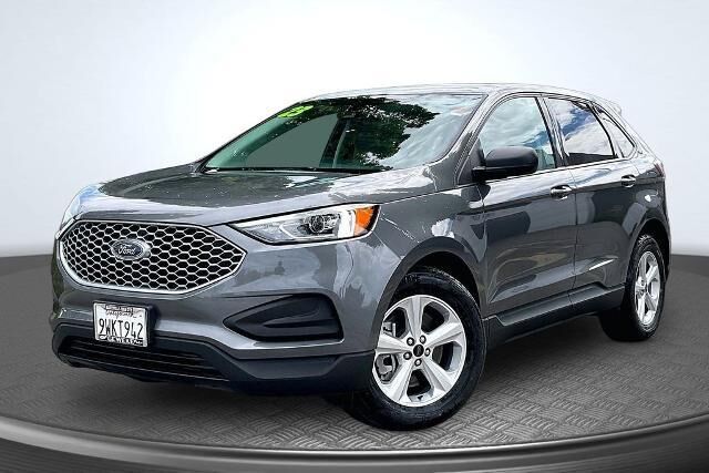 2023 Ford Edge SE — photo 1 of 13