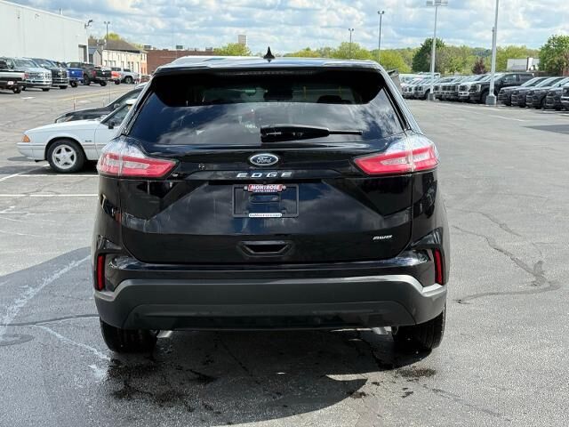 2024 Ford Edge SE — photo 1 of 24