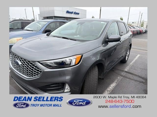 2023 Ford Edge SEL — photo 1 of 16