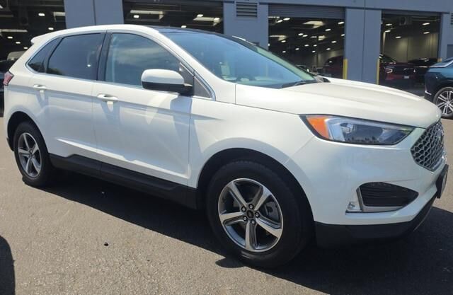 2023 Ford Edge ST-Line — photo 1 of 39