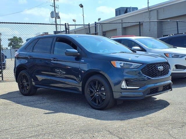 2024 Ford Edge ST-Line — photo 1 of 26