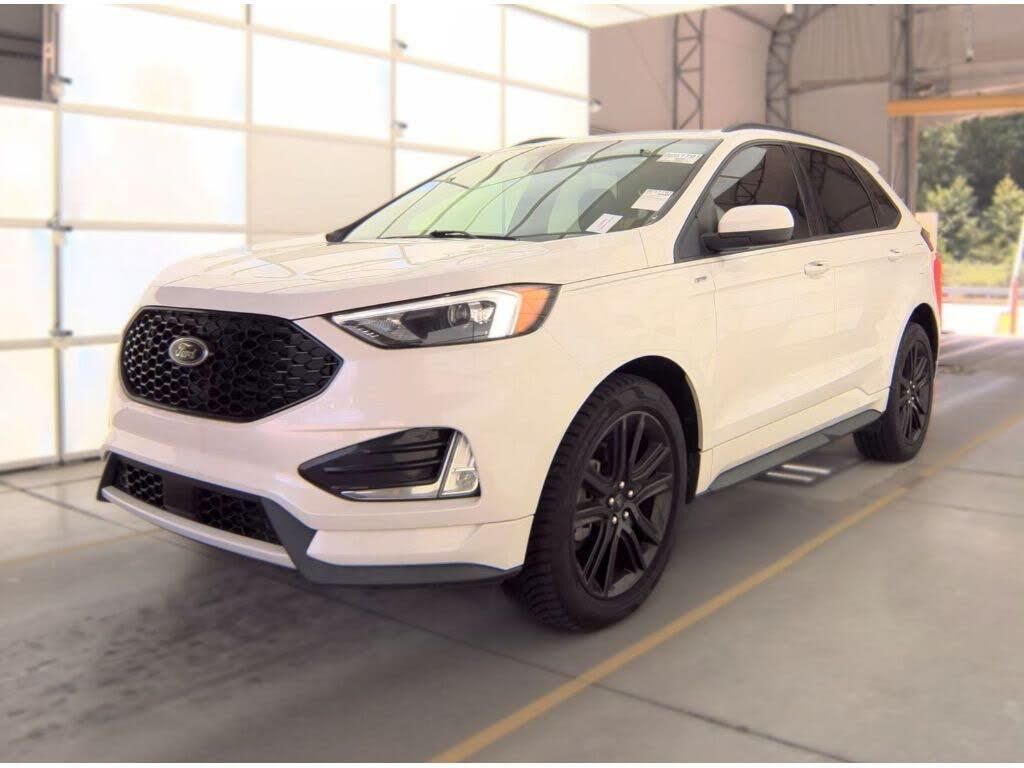 2022 Ford Edge ST-Line — photo 1 of 14