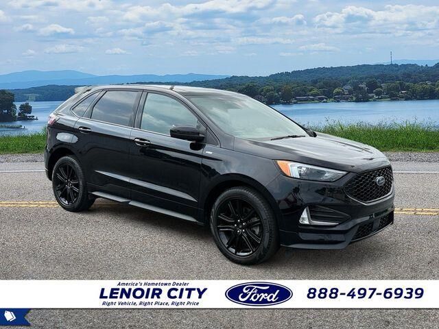 2023 Ford Edge ST-Line — photo 1 of 7