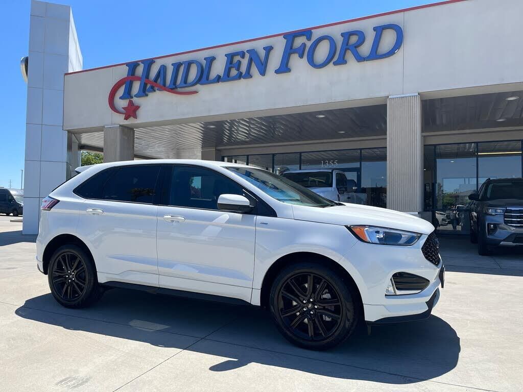 2023 Ford Edge SEL — photo 1 of 1