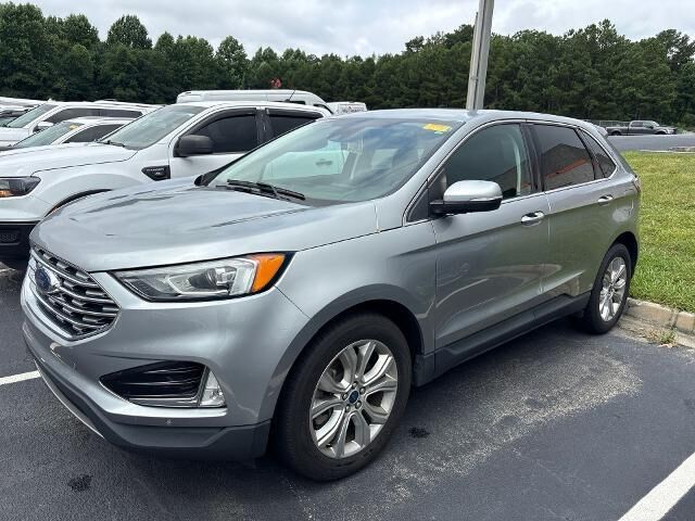 2022 Ford Edge Titanium — photo 1 of 2