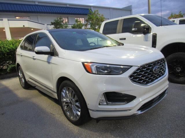 2022 Ford Edge Titanium — photo 1 of 4