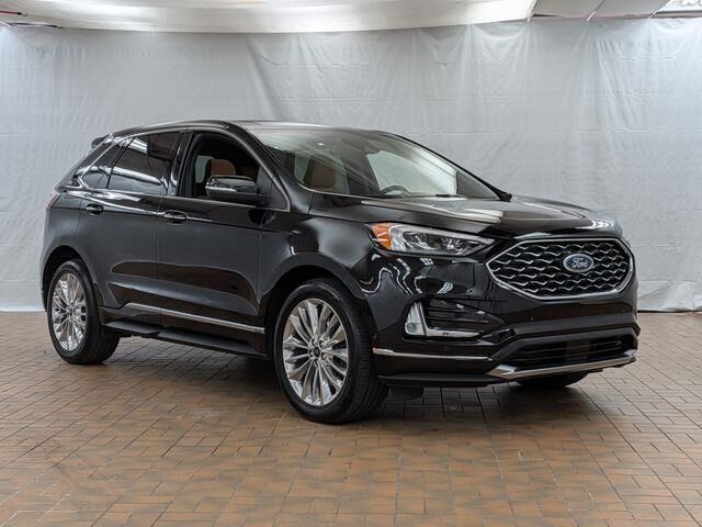 2024 Ford Edge Titanium — photo 1 of 26
