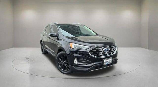 2024 Ford Edge Titanium — photo 1 of 1