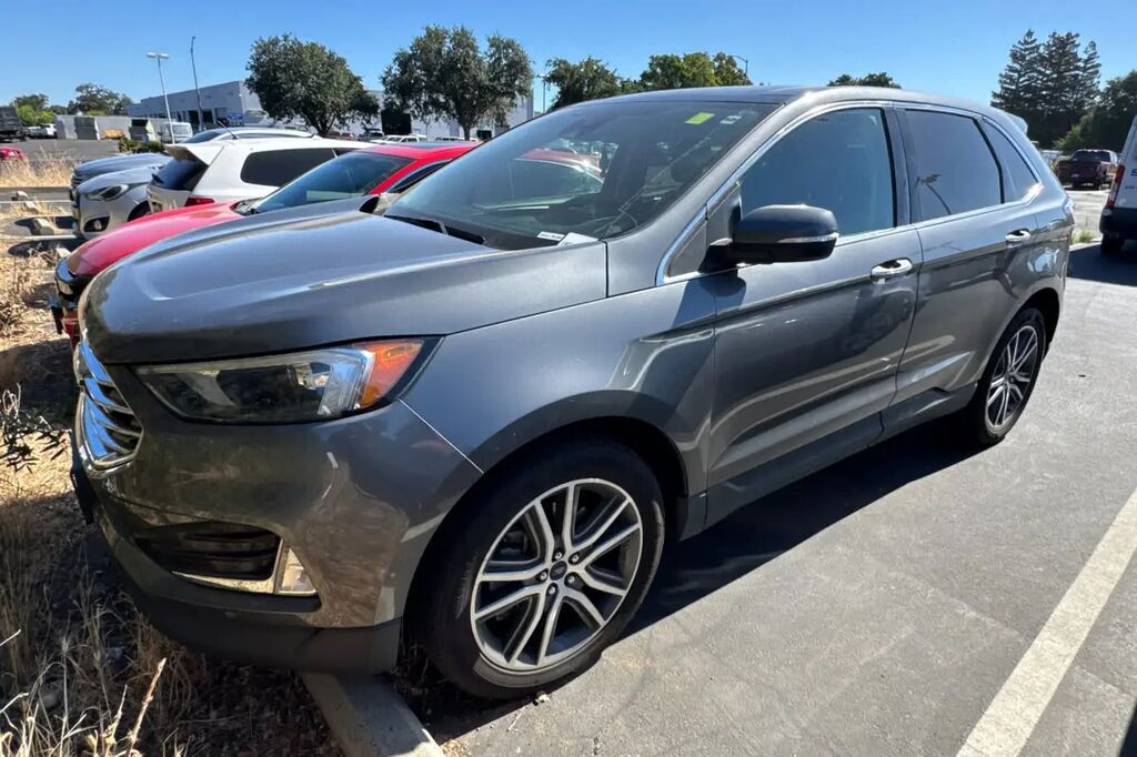 2022 Ford Edge Titanium — photo 1 of 1