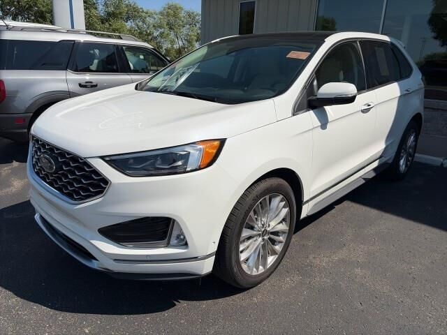 2024 Ford Edge Titanium — photo 1 of 2