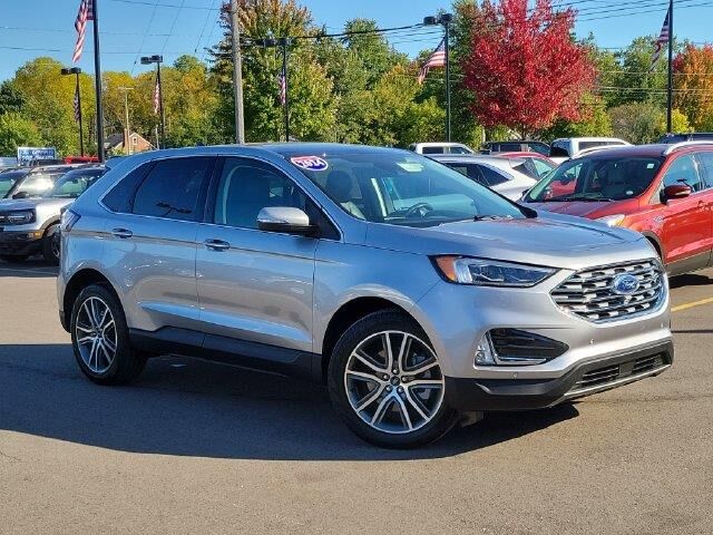 2024 Ford Edge Titanium — photo 1 of 13